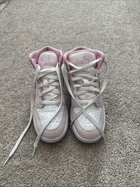 Girls Air Jordan's
